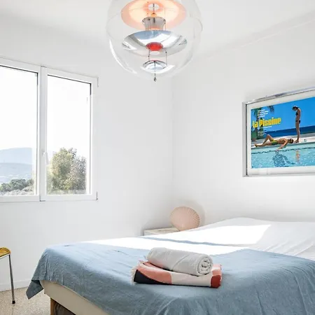 House With Pool And Petanque Court Holiday home