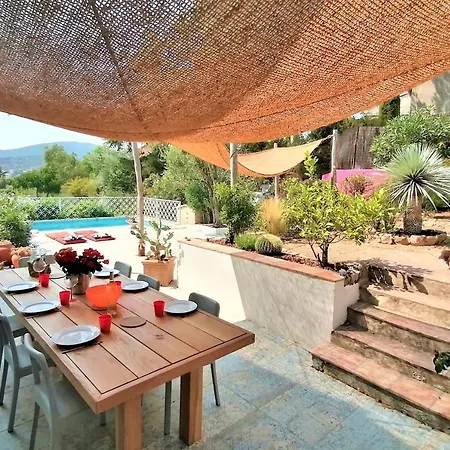 House With Pool And Petanque Court *