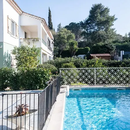 House With Pool And Petanque Court Holiday home Sainte-Maxime
